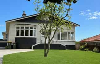 39 Roys Road, Weymouth