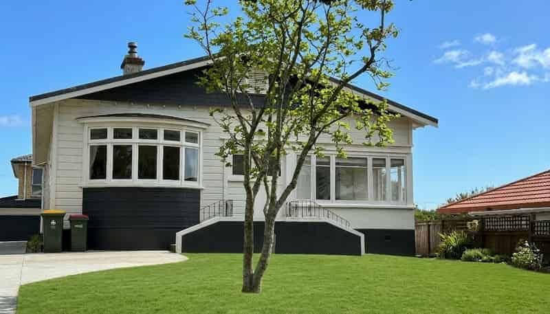 39 Roys Road, Weymouth