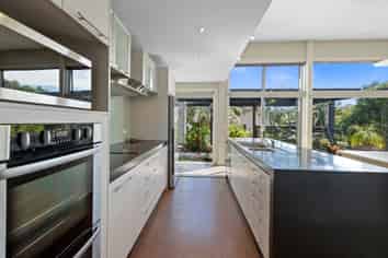 12D Takiroa Street, URENUI