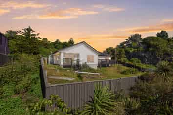 5 Main Road, Redcliffs