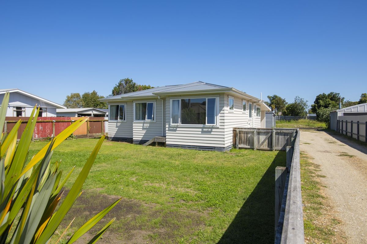 4 bedroom home and bare section - 1 title