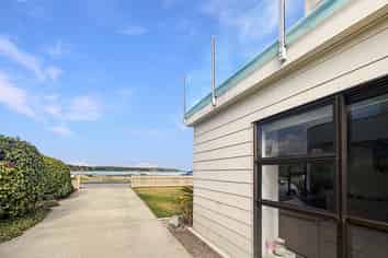 11 Hartley street , Foxton Beach