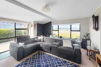 11 Hartley street , Foxton Beach