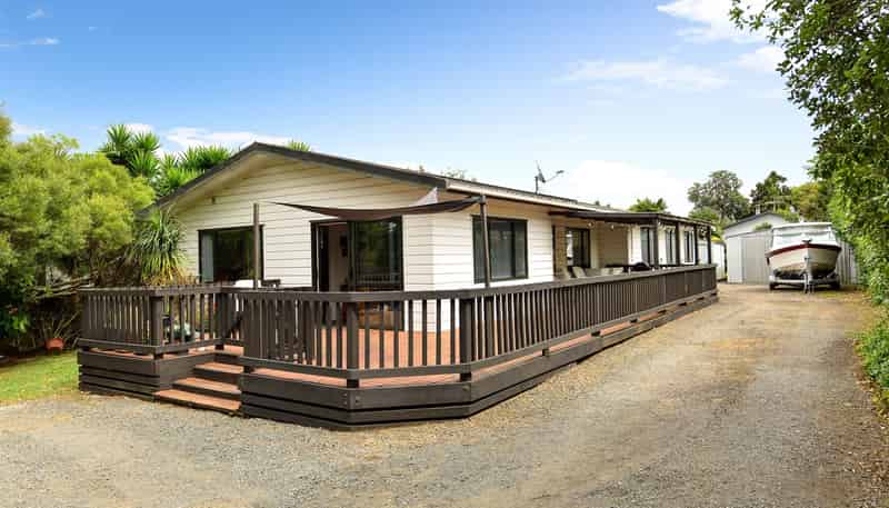 6 Cemetery Road, Waiuku