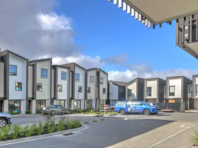 6/30b Westgate Drive, Massey