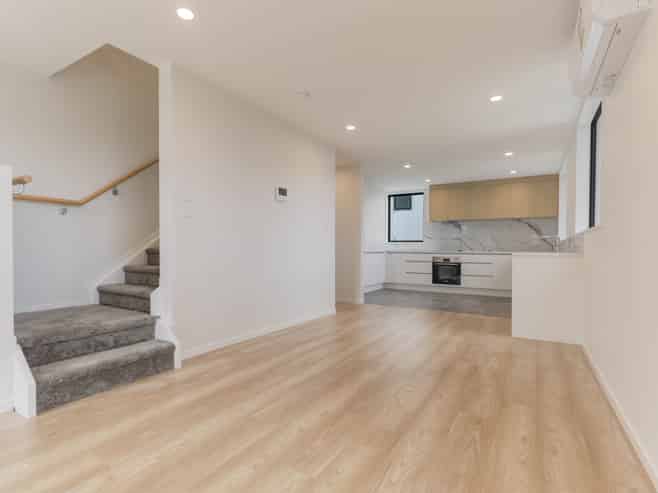 6/30b Westgate Drive, Massey