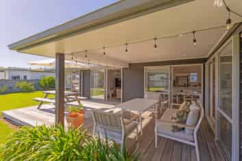 44 Longreach Drive, Cooks Beach