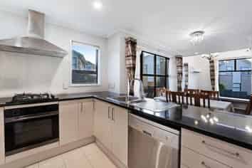 18 Hirimate Place , Flat Bush