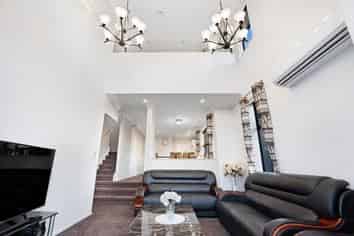 18 Hirimate Place , Flat Bush