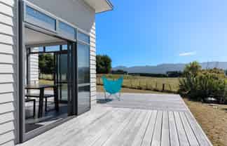 2766 Lake Ferry Road, Pirinoa