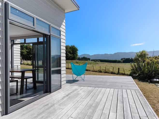 2766 Lake Ferry Road, Pirinoa