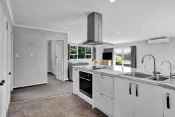 14 Heaphy Road, Opunake