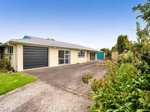 14 Heaphy Road, Opunake