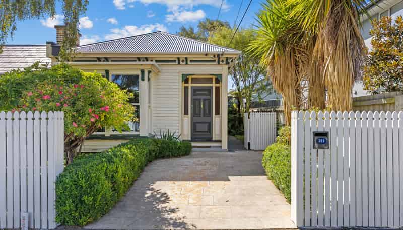 399 Hereford Street, Linwood