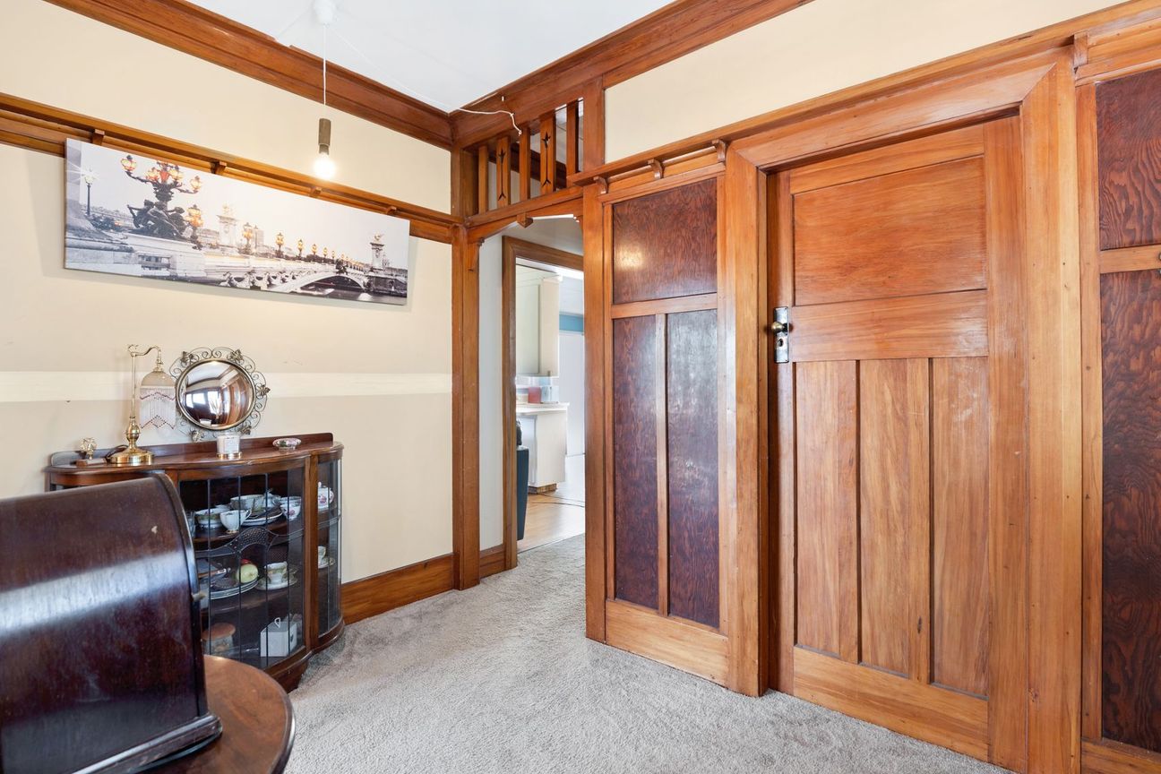 A Quarter-Acre Character Home - Vista 5