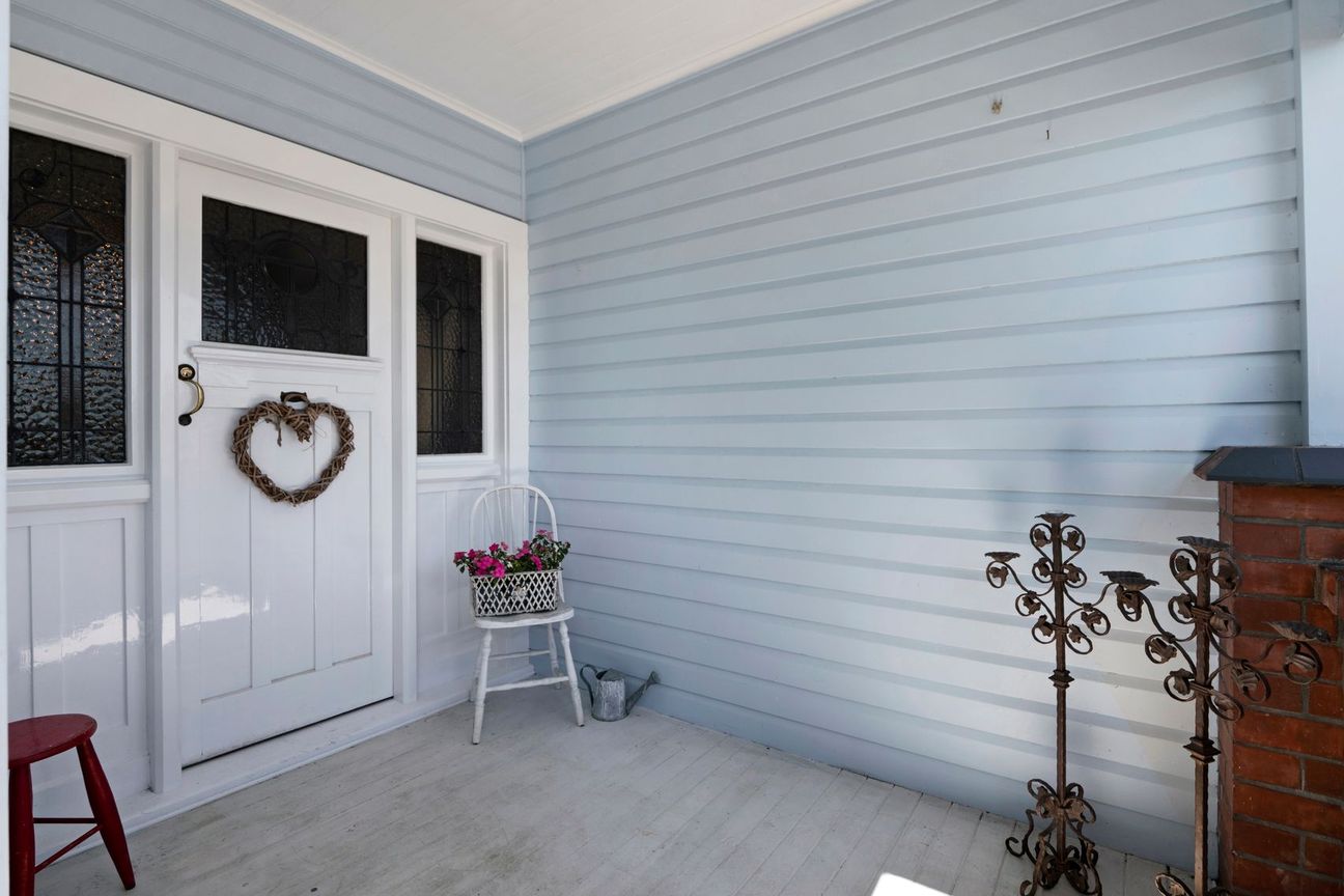 A Quarter-Acre Character Home - Vista 4