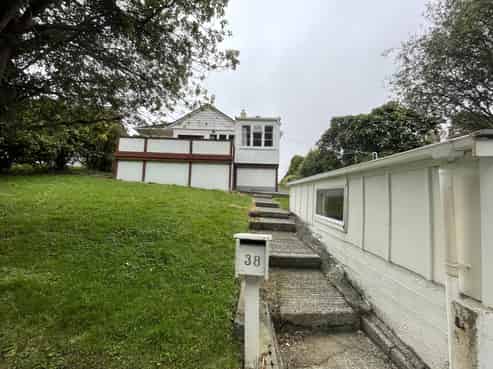 38 Sunshine Avenue , Karori