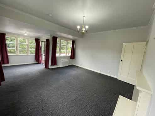 38 Sunshine Avenue , Karori