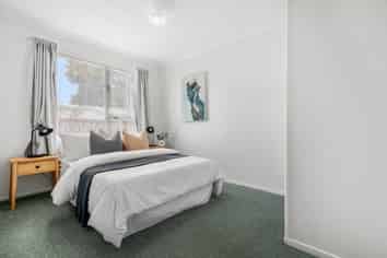 29 Sandrine Avenue, Clover Park