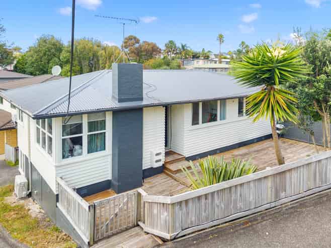 19 Kelwyn Road, Kelston