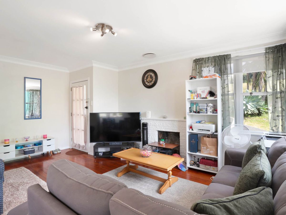 19 Kelwyn Road, Kelston, Waitakere City, Auckland - Photo 2