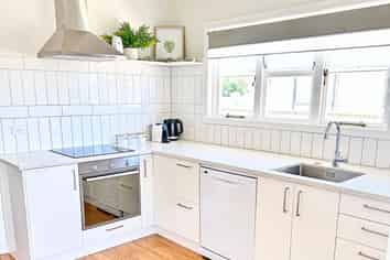 5 Toutouwai Lane, Inglewood