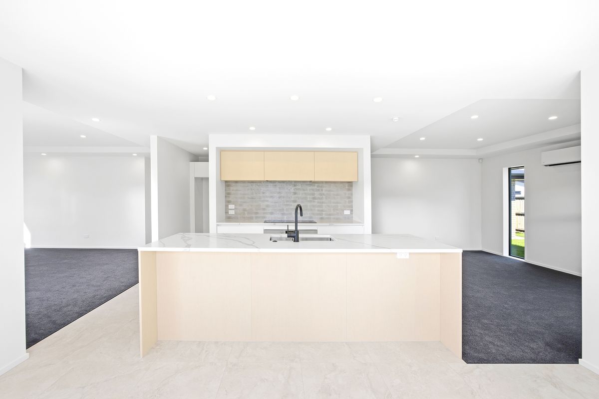 Space, Spec & Style in Woodlands Estate - Поглед 2