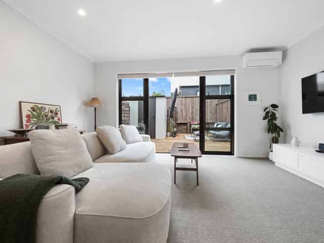 38 Tuatua Road, Hobsonville