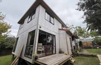 2/1 Gloria Avenue, Te Atatu Peninsula