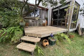 2/1 Gloria Avenue, Te Atatu Peninsula