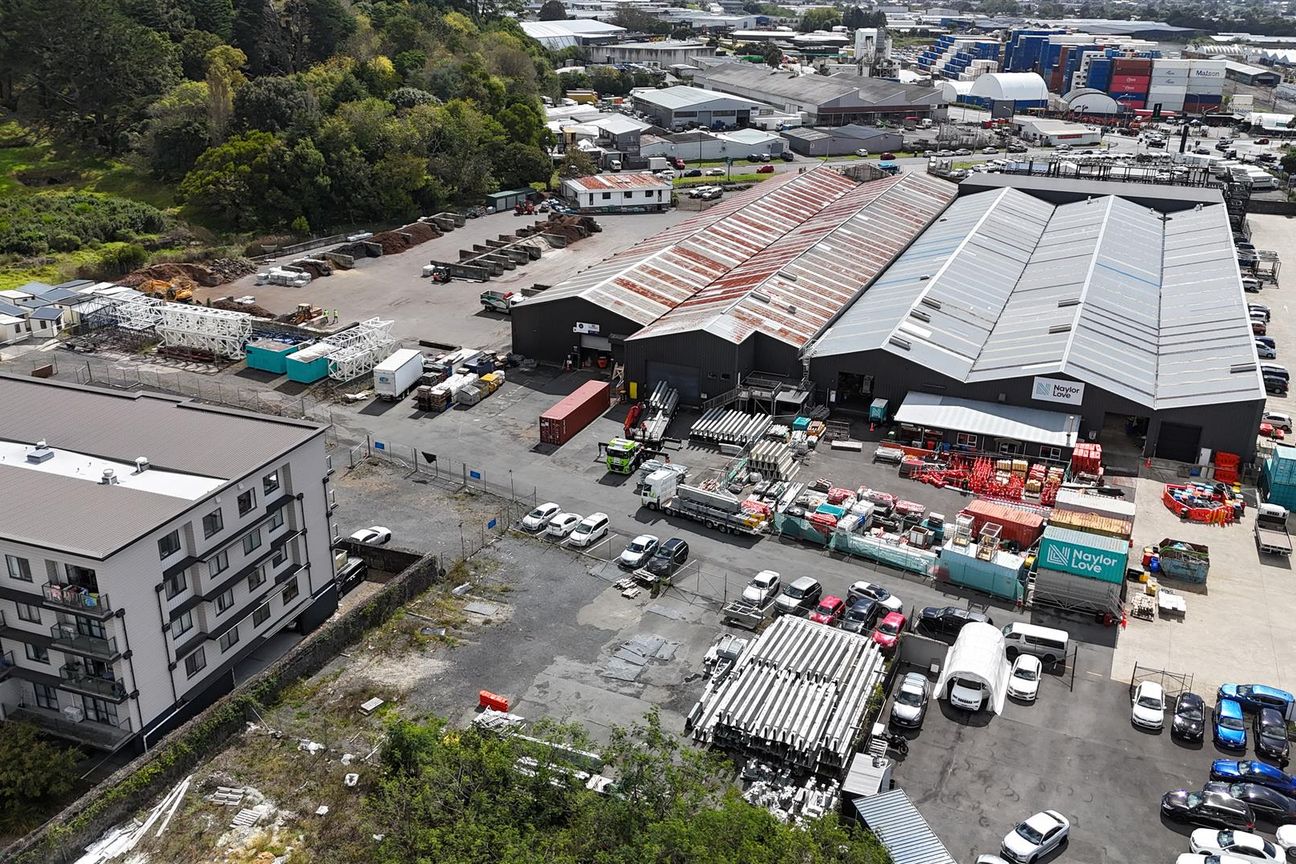 CBRE | 641sqm Warehouse + Large Secure Yard Mt WLG – pohled 3