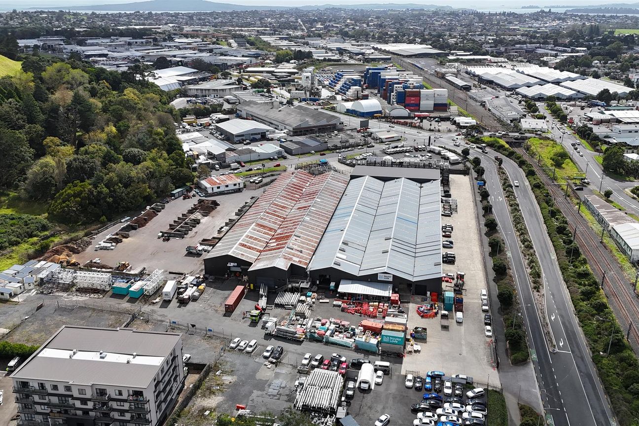 CBRE | 641sqm Warehouse + Large Secure Yard Mt WLG – pohled 4