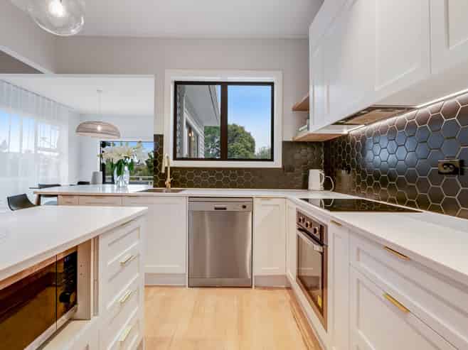 10 Sylvia Road, St Heliers