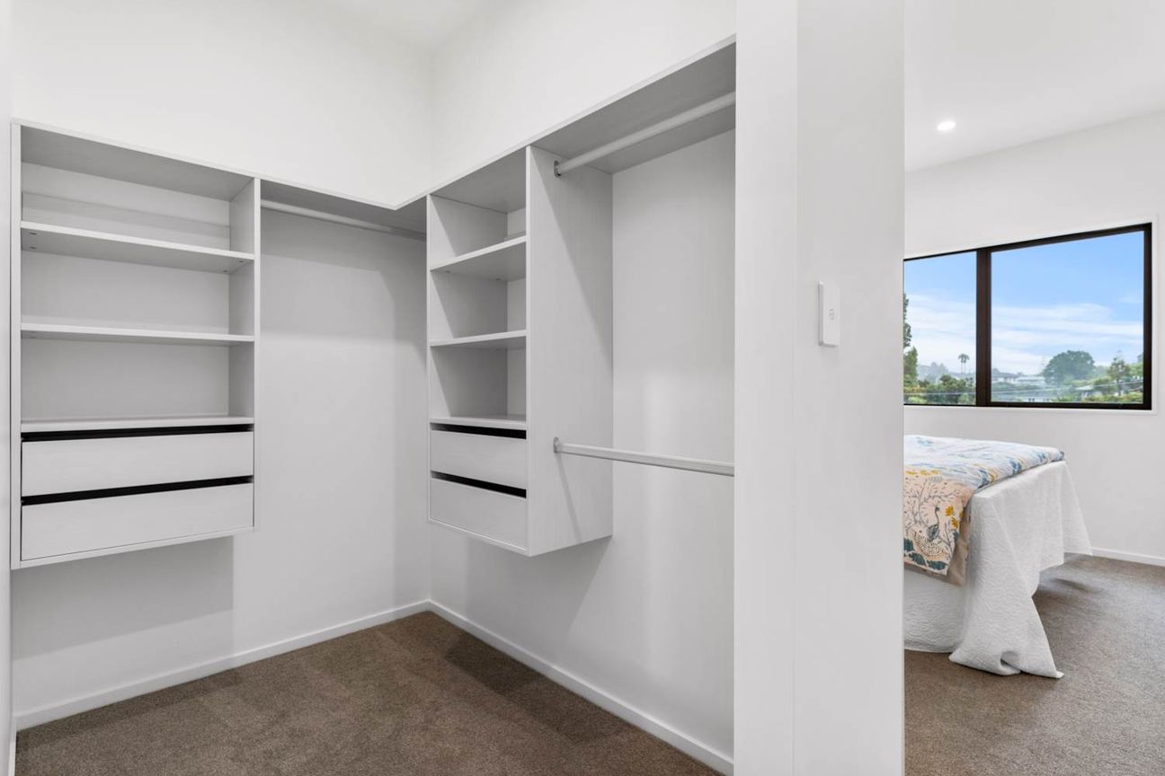 2023 Built, Freehold, 3 Bed, Ensuite, Int. Garage (Viewings by appointment Only) - Widok 6
