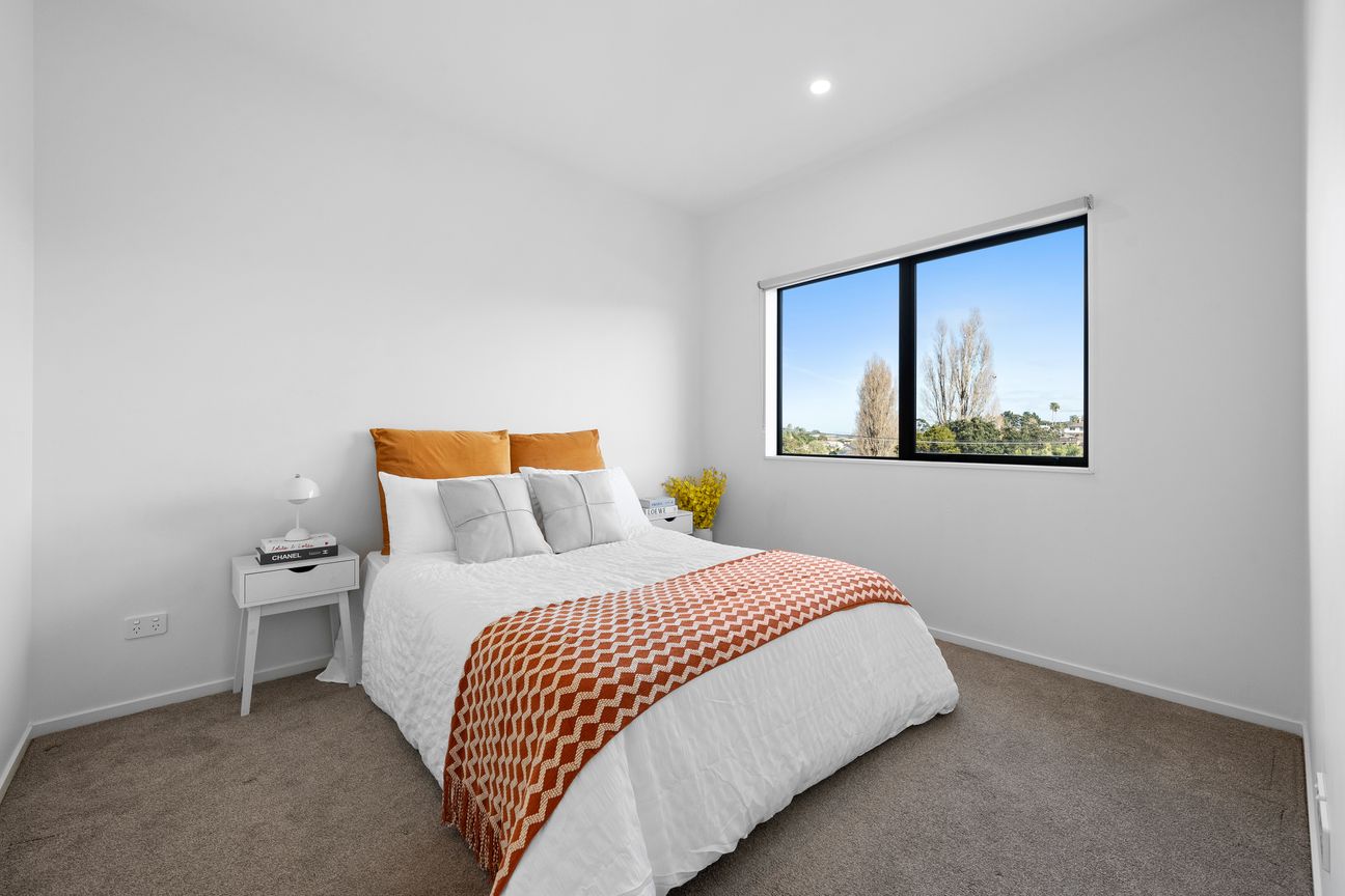 2023 Built, Freehold, 3 Bed, Ensuite, Int. Garage (Viewings by appointment Only) - Widok 5