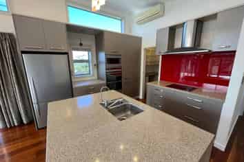 219B Hill Road, The Gardens