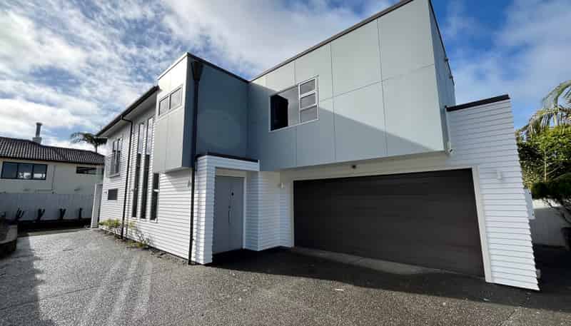 219B Hill Road, The Gardens