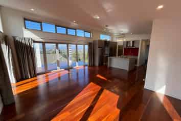 219B Hill Road, The Gardens