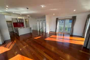 219B Hill Road, The Gardens