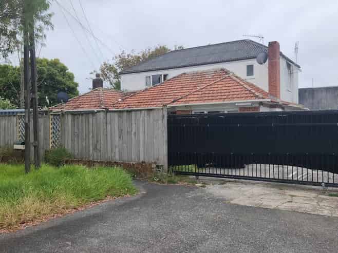 1 Louvain Avenue, Mount Roskill