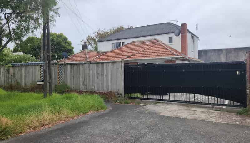 1 Louvain Avenue, Mount Roskill