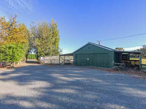 2915 State Highway 1, Sanson
