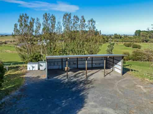 2915 State Highway 1, Sanson