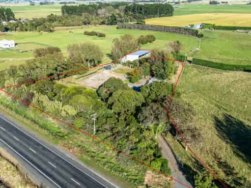 2915 State Highway 1, Sanson