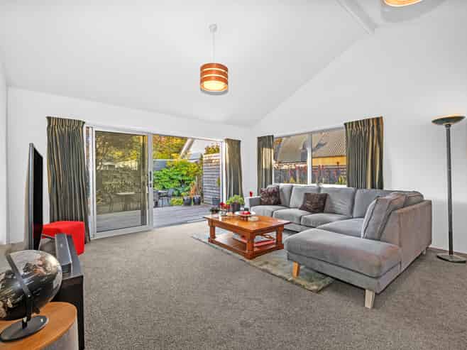 38C Mays Road, Saint Albans