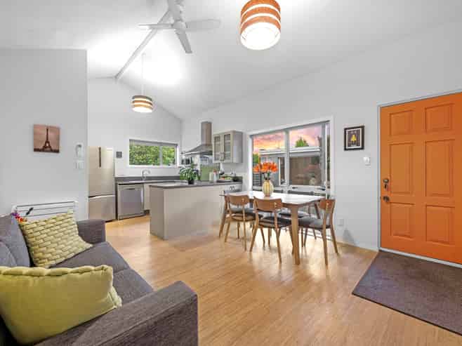 38C Mays Road, Saint Albans