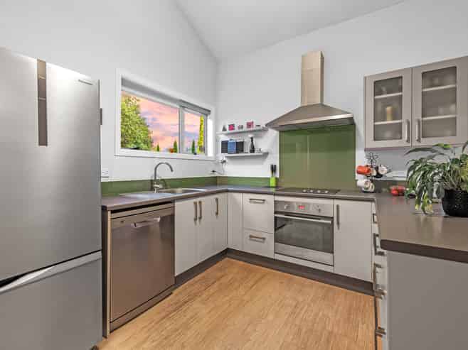 38C Mays Road, Saint Albans