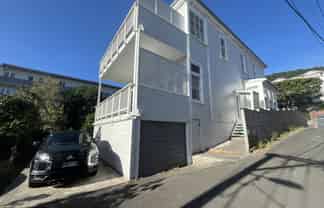 2/16 Austin Street, Mount Victoria