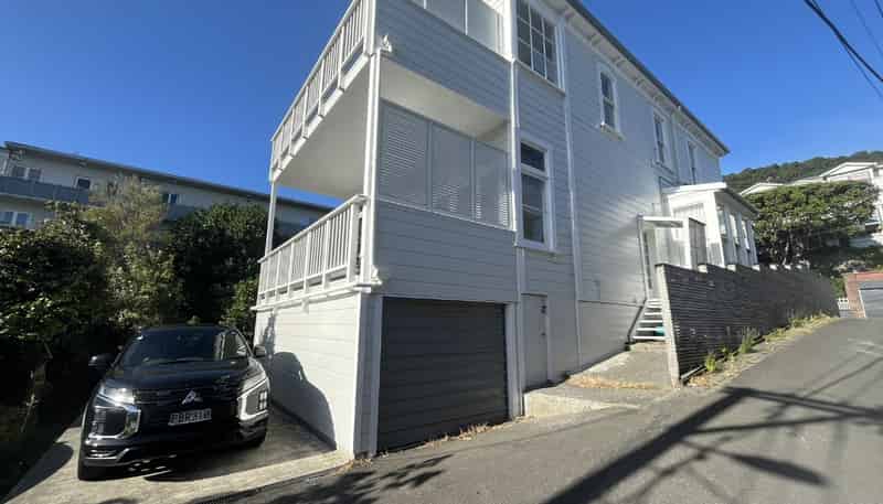 2/16 Austin Street, Mount Victoria