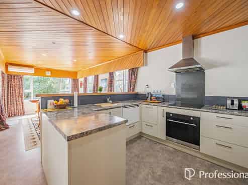 12 Miles Crescent, Wainuiomata